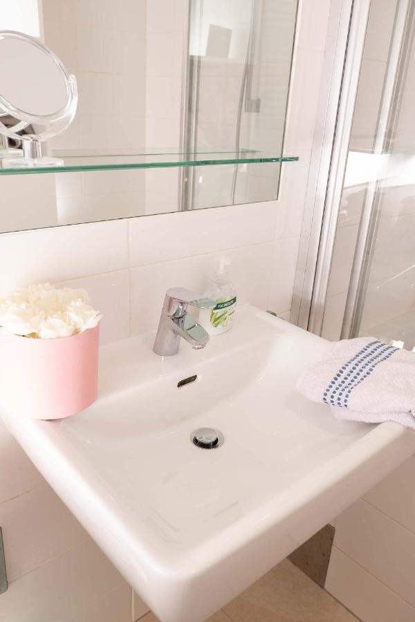 2 Rooms & Balcony - Top Location! Wina Bagian luar foto