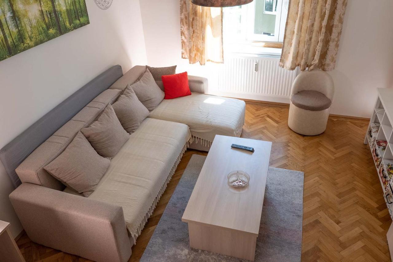 2 Rooms & Balcony - Top Location! Wina Bagian luar foto